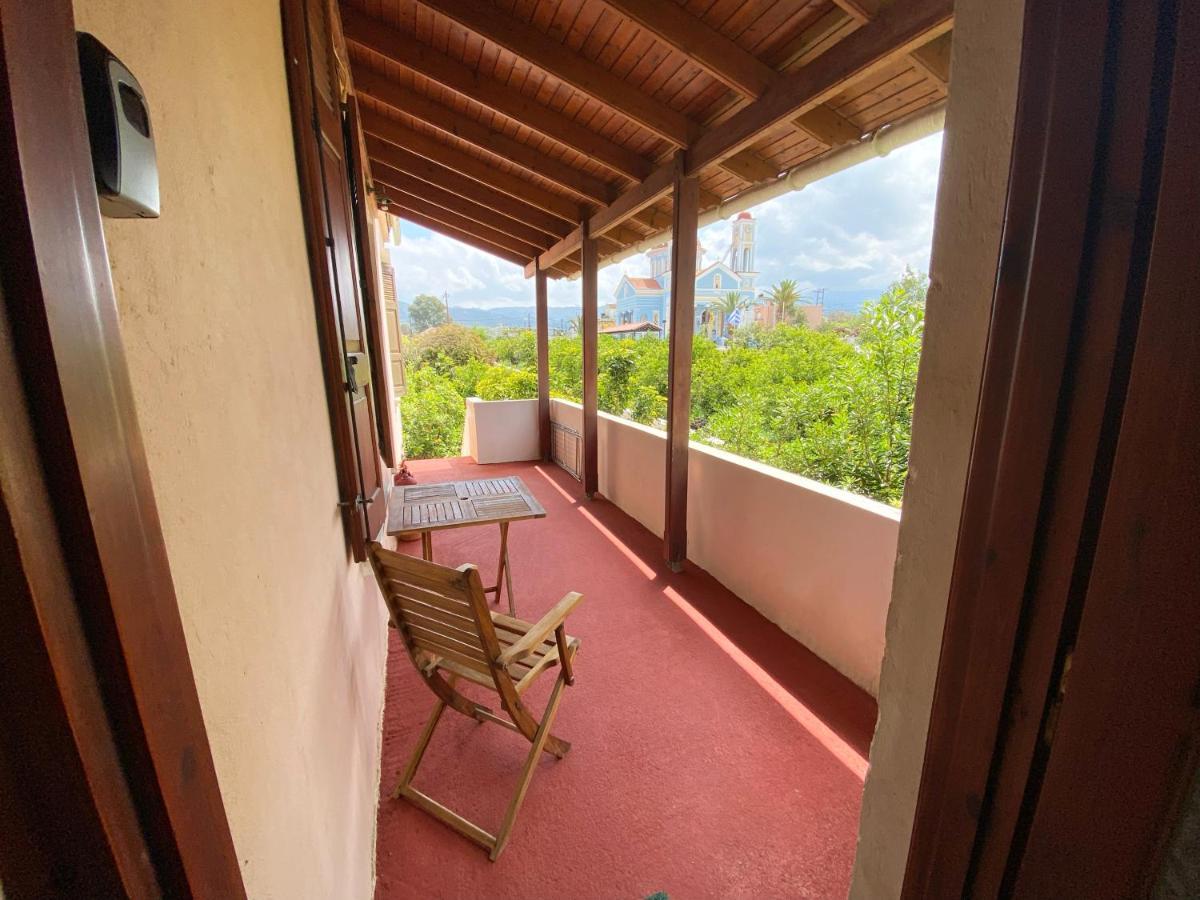 Dusk Apartments With Stunning Mountain View Ханя Екстериор снимка